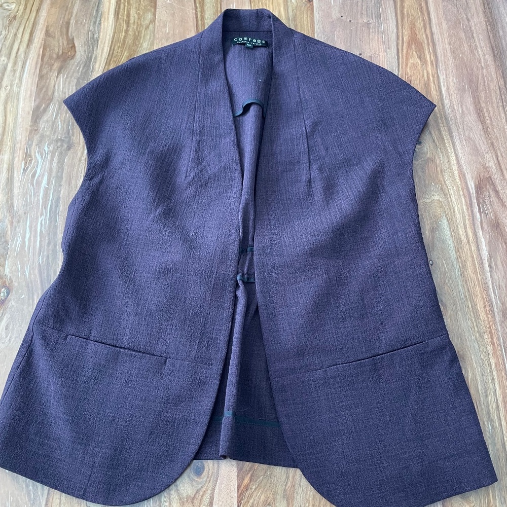 Versatile Comrags Burgundy vest